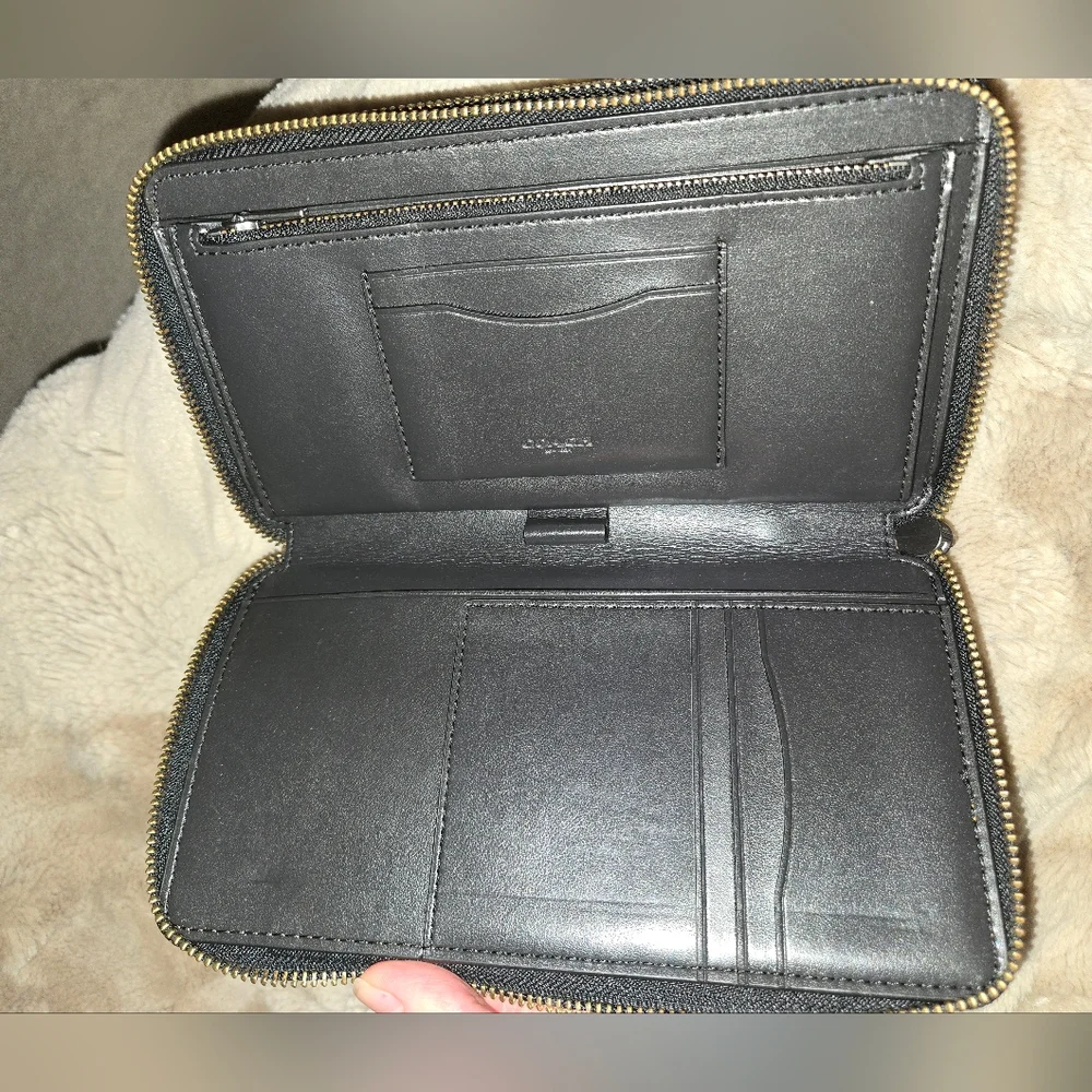 NWOT Coach Black Vintage Huge Leather Men's Zip Wallet